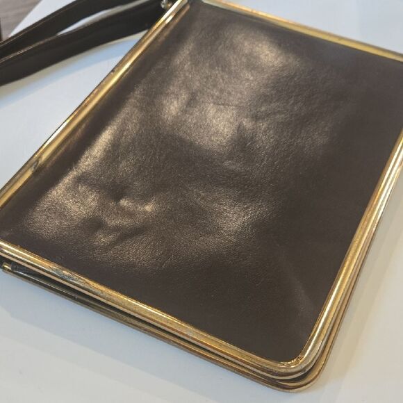 Elegant Brown Leather Shoulder Bag - Picture 5 of 8